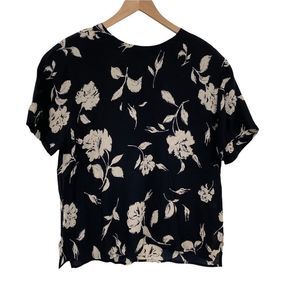 Jones New York black, white floral blouse